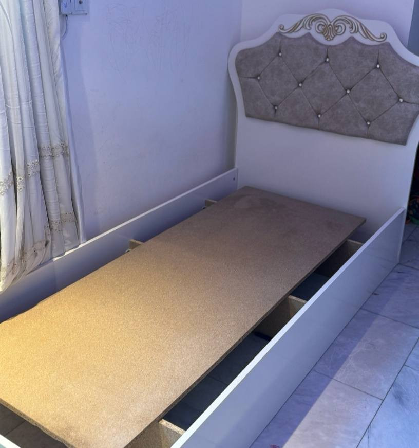 قنفه ثلاثيه تركي للبيع السعر١٧٥
مفرده ٧٠

مفرده٧٠

السرير٨٥للاستفسار مراسله الصفحه او الرقم *********** واتس اب
