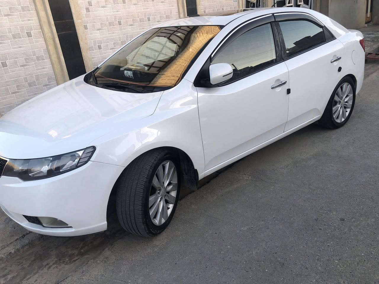 السلام وعليكم اخوان سيراتو ٢٠١١ فول فول موصفات قطعتين صبغ بيهاا مو كل قطعه مكانات على شبر رقمهاا شمال. بدون كاربون ***********
