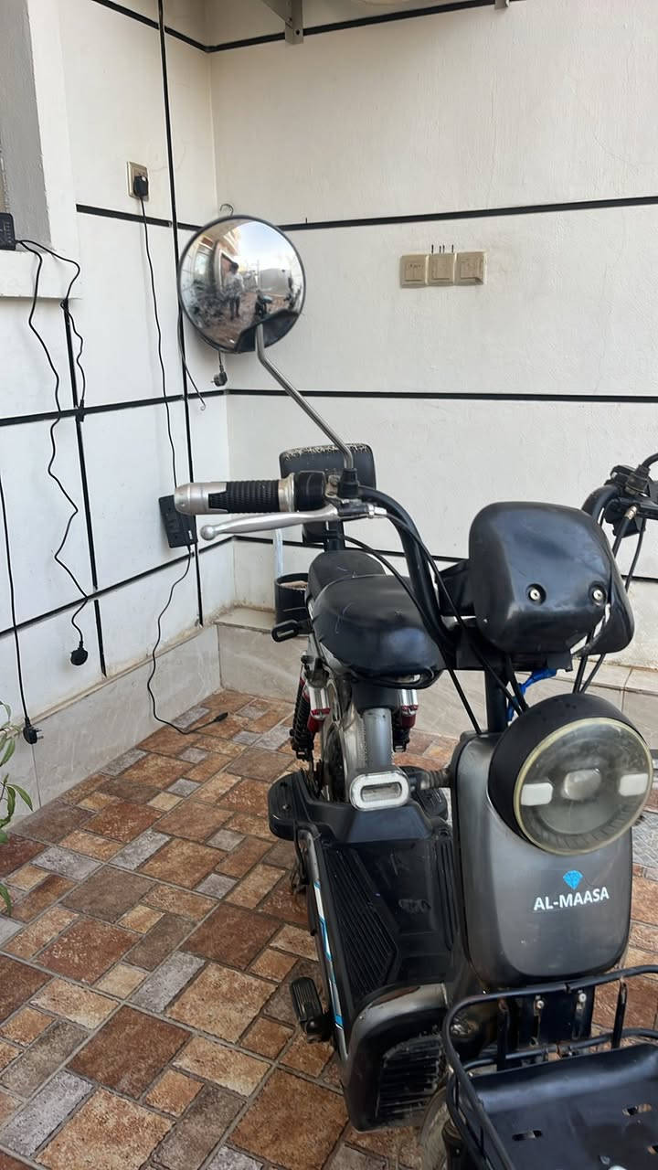 بايسكل شحن للبيع (تمت إعاده النشر بسبب الوعود الكاذبه ) حجم ٢٠
السعر ١٨٠ وبي مجال 
شاشه كبيره 
مثبت سرعه 
أربع نمر 
أربع اشاير شغاله
مكان الرمادي الجمعيه قرب جامع هميم
للاستفسار التواصل على الرقم ***********
