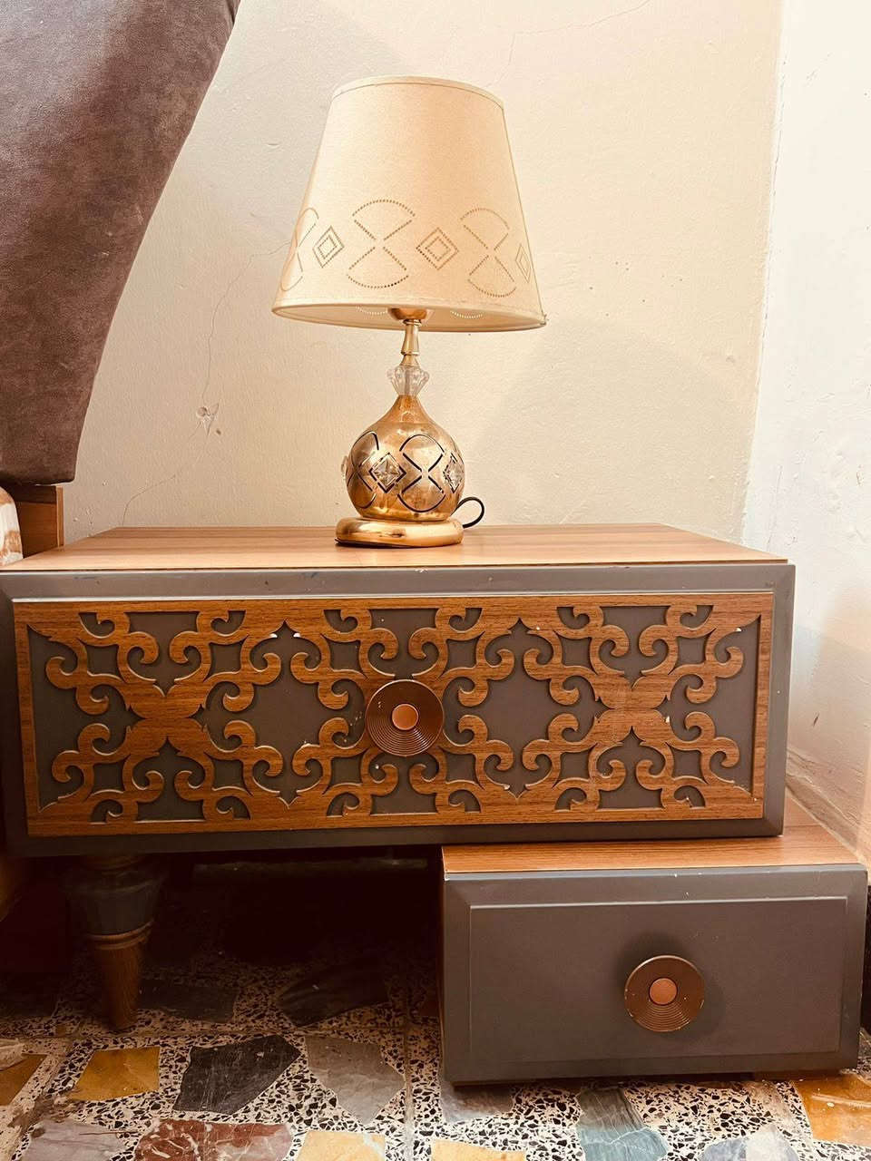 غرفة تركيا مودرن نضيفة جداً 9 قطع هايدروليك وبيها انارة خشبها بلوك ضد الرطوبة للأستفسار ***********
