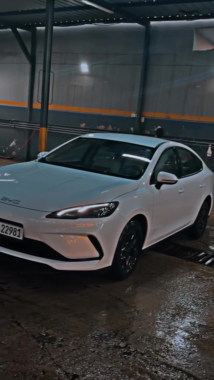 سلام عليكم BYD  موديل 2025 سعر 140 بيه مجال كلين مكفول من صبغ والحادث ماشي 10 الف  كامل كلشي بيه اي نقص مابيه تمشي 2100 كيلو  كهرباء ⚡️ 55 كيلو  سياره ب اسمي تريد تحويل ثاني يوم حاضر 

***********
