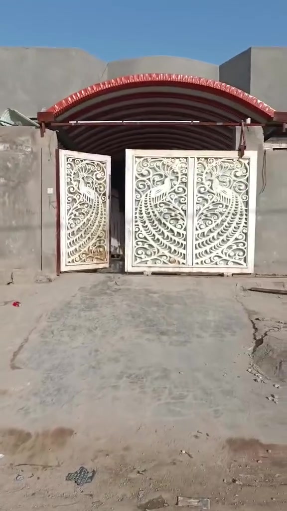 ديوانيه مهناويه
بيت طابو صرف مساحه ٢٥٠م كونكريت مسلح شارع ١٠م قرب مد رسة المتفوقين الترابه الثانيه يحتوي على ثلاث غرف وصاله ومطبخ واستقبال وصحيات داخليه وخارجيه مطلوب اسكان خمس ملايين ويريده راعيه ب١٠٠
*********** راعي البيت

