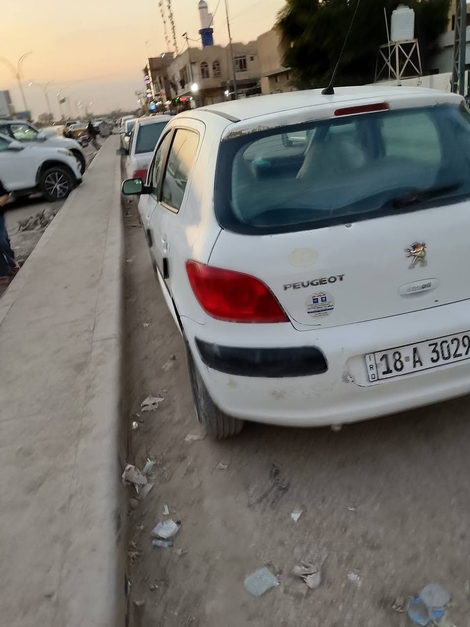 بيجو فرنسي مديل 2005 كير ومكينه وتبريد وحداديه مكفولات مابيهه صبخ السعر 52 وبيهه  مجال المكان حله نادر الثانيه الرقم ***********
