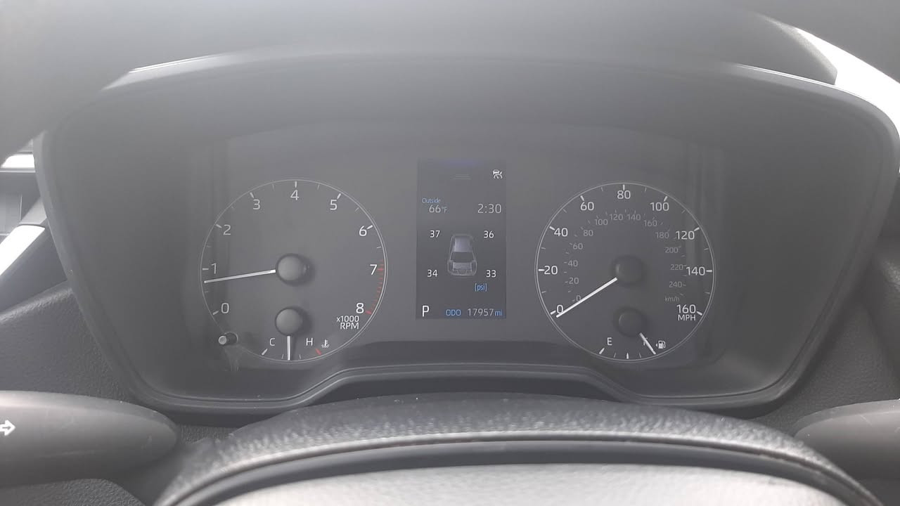 السلام عليكم 
من رخصه الادمن
كورلا موديل ٢٠٢٤ LE
وارد امريكي 
بدون حادث
صور الحادث بالمنشور
مياه امطار
رقم بغداد بأسمي 
ترقيم جديد 
ماشيه ١٧ الف
شرط اي كلوب بالدشبول ممشتغل 
السعر ١٦٠
مكانه بغداد الشعب 
***********
