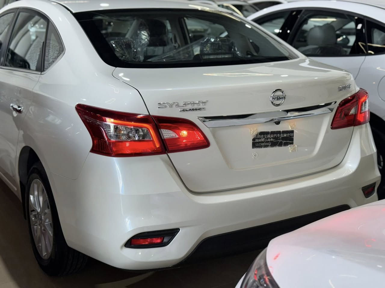 نيسان سنترا موديل 2025
كامل مواصفات مع كامل غراضه(كومبريسر هواء-ارضيات)

سلايد-بلاجكتور-٨ايرباك-يدات نيكل-ويل كروم-شاشه بلاديه ام دبل موج-تحكم ستيرن-تبريد مركزي -كامره خلفيه

*********** - ***********
