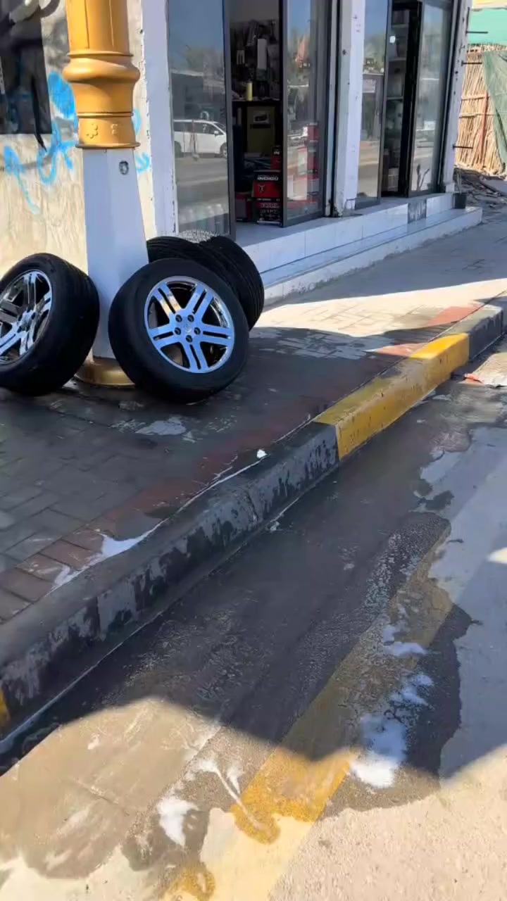 ويل حجم 18 لا فطر ولاعواج أصلي جديد بمعنى الكلمة وبيه تخم تاير جديد شوف العين كامل هوه وحساساته السعر 350 وبيه مجال بسيط جدا 
مكاني البصرة


**إذا كنت صاحب هذا الإعلان وتريد حذفه لأي سبب، رجاءا أرسل رسالة إلى الدعم الفني**