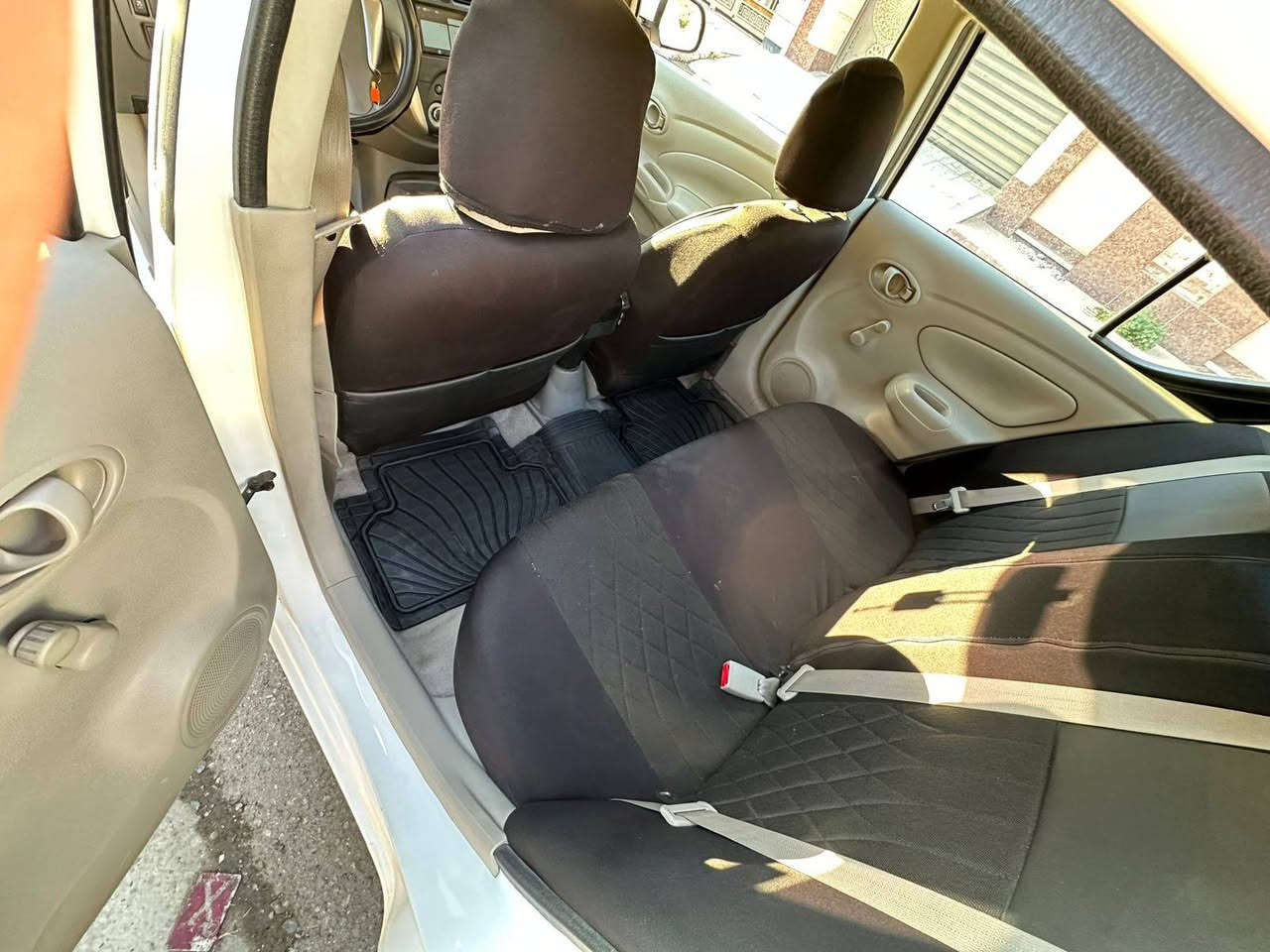 السلام عليكم سني هندي موديل 2024السياره ماشيه 37الف نضيفه مكفوله من كل شي والسونار موجود رقمه بغداد المكان الكاضميه المقدسه الرقم ***********
