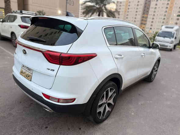 سلام عليكم 
كيا سبورتج Gt Lien موديل 2016موصفات خاصه  اعلى فئه بلسبورتج  خليجيه
  رقم اربيل 
موصفات
محرك 2400gdi
فور ويل درايف ملغي
ارباكات عدد 10
كشنات جلد بيجي 
كشنات تدفئه وتبريد 
كشنات خلفيه تدفئه
ستيرن تدفئه 
ماشيه 150حقيقي 
بصمه ابواب
هاند بريك بصمه 
شاحن لاسلكي
اناره ترحيب 
لايت زنون 
اوتو هولد 
كراسي كهرباء
شاشه اصليه 
نفكيتر 
كامره دواره اصليه 
حساس امامي خلفي 
بلاجكتور رباعي العدسه زنون ابيض 
لد نهاري زنون 
صندوك كهرباء
دركه رياضي gt
مانع نزلاق 
مانع نحدار 
3وضعيات قياده 
فول تحكم ستيرن 
كروس سرعه 
تبريد بيانو 
دمام خلفي 
حساس اطارات 
زراكات لايت
دبل لكزوز 
دشبول اسود خياط 
شفتات ستيرن 
سياره مسويله ادامه كامله 
الحجي السوك كلشي بيه 
تجي تفحص السياره عجبتك اخذه 
ماعجبتك نظيفك والله وياك 
السياره ع الفحص  ( بيه بارد باب خلف الصدر موجود بل الصور )
السعر 182 ورقه وبيه مجال حق الجيه 
للاستفسار 
***********
