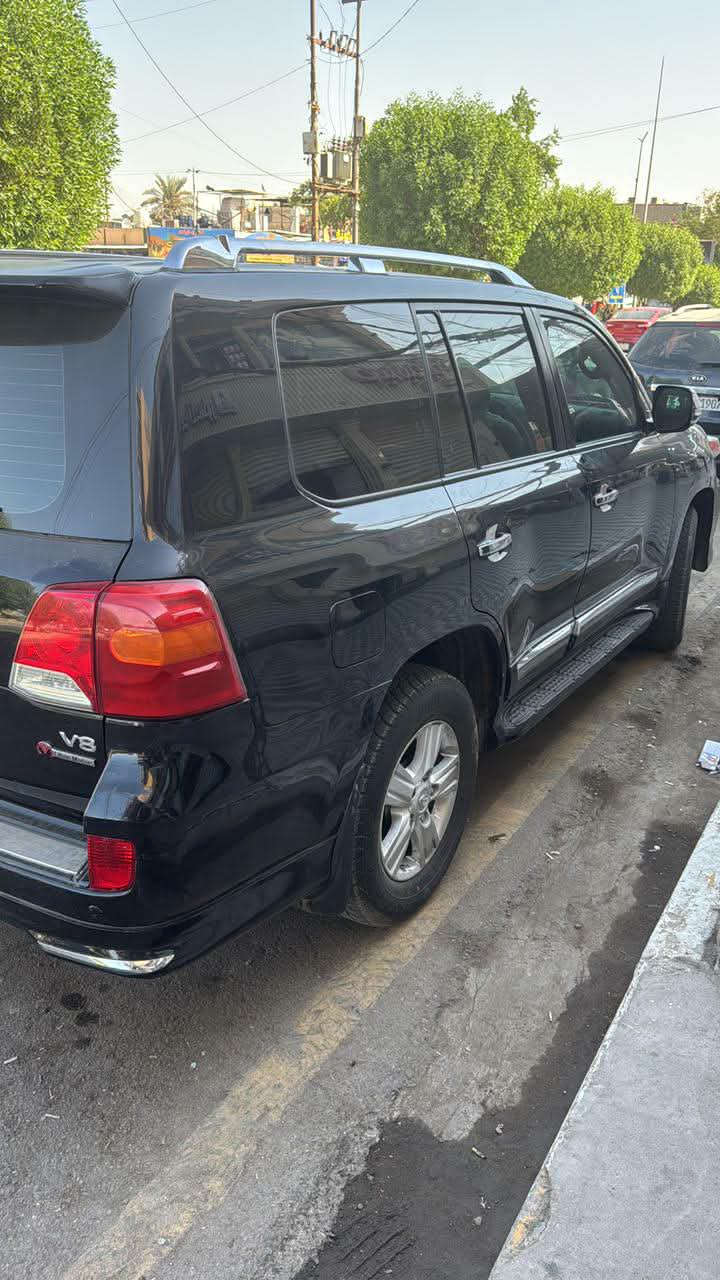 سيارة للبيع 
النوع : مونيكا 2012 فطيم فول
ماشية 200 
كفالة عامة 
تريد تحويل تريد وكالة 
مكينة حجم 8 سرندر كير وضع الشركة 
السعر : 330 ورقة وبيها مجال. 
للتواصل والاستفسار 

***********
