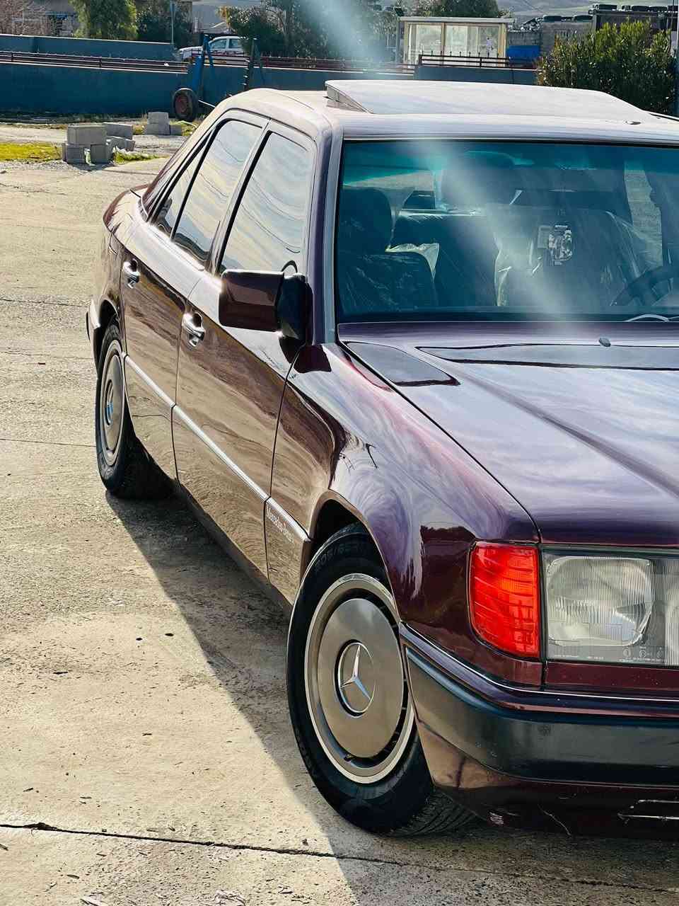 السلام عليكم 

مارسیدس ١٩٩٣ مەکینە 300E رەنگی مارۆنی تاریکە ئارم هەوڵێر ئارم و ئەوەلیات بەشەرت بێکێشە  سبوخ عامە بۆ جوانی یەک چاڵ و شوختی پێوەنیە ماڵەکە پاکە پێش و دواوەی کەپسە زۆر پاک ماوەتەوە هەموو گتانی مەزبوتە و کارەبایاتی بێکێشەیە کوشن قەنەفەیە سڵیدە دوجام کارەبایە مەکینە عەنکەبوتە سەیارەکە هی ماڵانە و هەموو گیانی بەشەرتە 

ژ.م :***********
ژ.م :*********** كويسينجاك, أربيل
