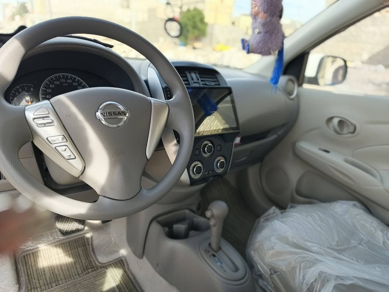 السلام وعليكم نيسان سني مديل 24 هندي بليته زركه ماشيه 11 الف شراي يتصل ***********
