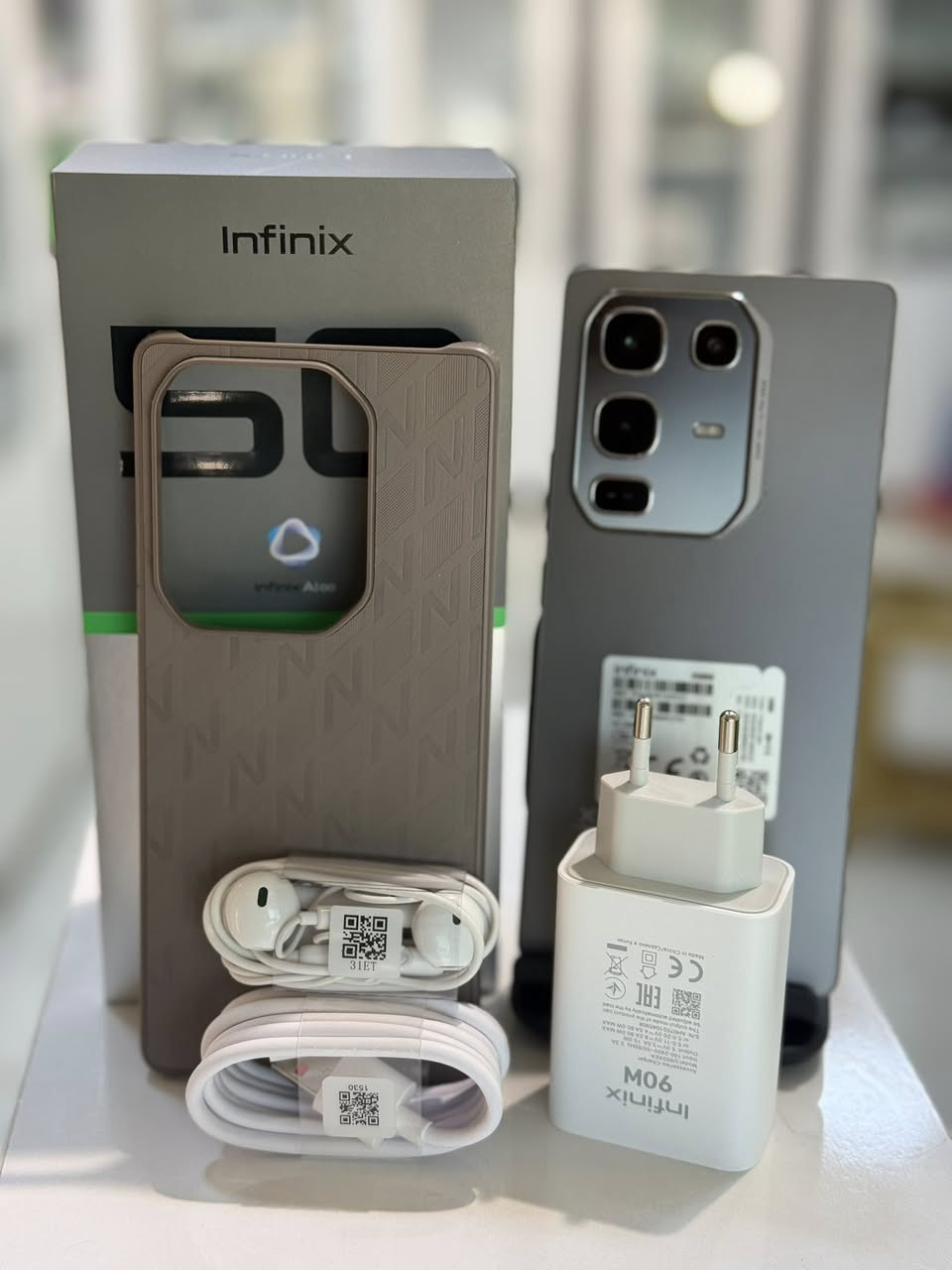 9 Infinix Note 50 Pro برو 50 هاتف انفينكس نوت
1080 x 2436) +FHD بوصة، دقة 6.78 بحجم AMOLED شاشة بكسل)، معدل تحديث 144 هرتز، سطوع يصل إلى 1300 شمعة
المعالج
ثماني النواة، معالج رسوميات ،ta
Mali-G57 MC2.
الذاكرة والتخزين
8/12 جيجابايت رام، 256 جيجابايت
الكاميرا الخلفية
كاميرا رئيسية 50 ميجابكسل (Sony IMX896 ) ، بفلاش رباعي LED،
صوير فيديو 4K و 1080p.
الكاميرا الأمامية 32 ميجابكسل
البطارية
5200 مللي أمبير، شحن سريع 68 واط.
نظام التشغيل
واجهة 5
الاتصال
4G. Wi-Fi. Bluetooth 5.0. GPS. USB Type-C.
الميزات الأخرى
بستشعر بصمة الإصبع (جانبي)، مقاومة الماء والغبار IP64، ظهر الهاتف مع .RGB إضاءات
ويجي ب 120 فريم
ملحقاته كفر ولاصق وشاحن لاسلكي وشاحنه 90Wوكيبل اصلي وسماعة اصلية

ويتوفر لدينا نظام التقسيط المريح 
كل ماعليك زيارتنا لموقعنا واسط/النعمانيه 
شارع ابو مهدي المهندس قرب اصايل حلب
 للاستفسار اكثر مراسله الصفحه او الاتصال على الارقام التالية 
***********
***********
