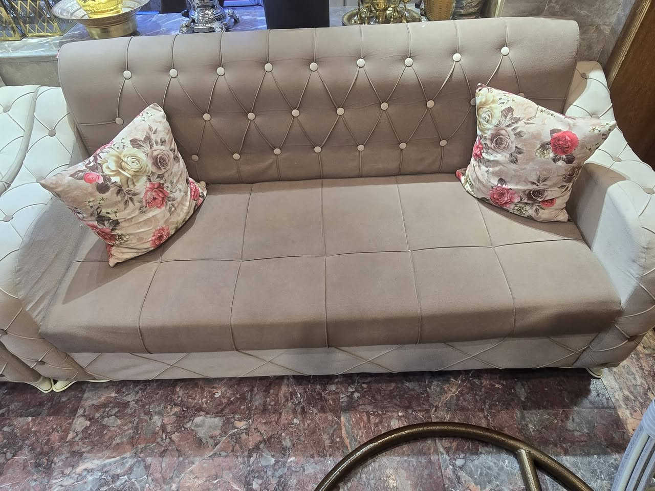 تخم قنفات للبيع ٧ مقاعد تواصل على وتس ***********
