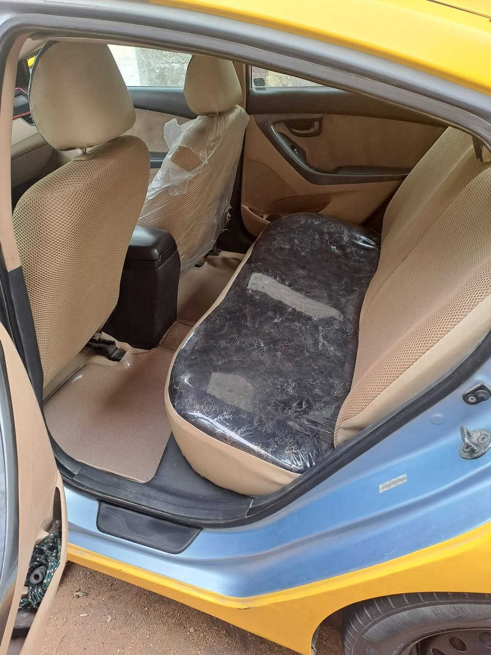 ألنترا ٢٠١٢ مكينه مجفته كير جديد تخم تاير دوشمه جديده حداديه جديده منظومه غاز جديده هزه جديده رقم جديد هيئا وغرامات مصفره السعر ٩٥ وبيه مجال رقم الهاتف ***********
