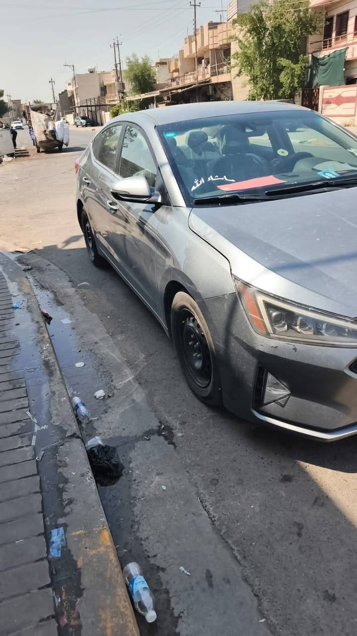سلام،عليكم الانترا موديل 19 البيع مكاني بغداد دورة كير مكينه تبريد كفاله عامه بجم كبس ضربتها جاملغ خلفي وبدايه حوض وصفحه السايق كلير من امريكا سعرها 125 وبيها مجال واتساب ***********
