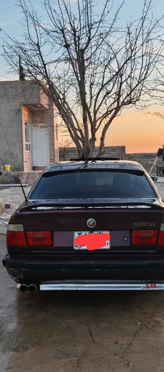 براا 525 توماتيكه موديل 1993 بى زه ربه يه عام به خه بو جانيي و نيزيكي 10 وه ره قه غرامه ييل سه ر
***********
