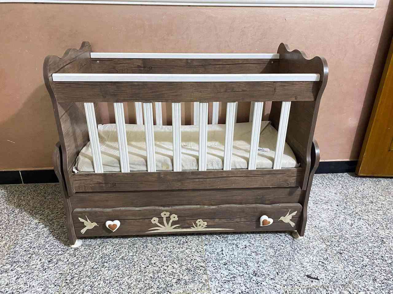 سلام عليكم كاروك هزاز مال اطفال ينوم من يوم الى 4 سنوات نظافة 90% يجي دوشك
سعر 75 الف وبيه مجال
مكان بغداد ثغالبة
رقم واتساب
***********
