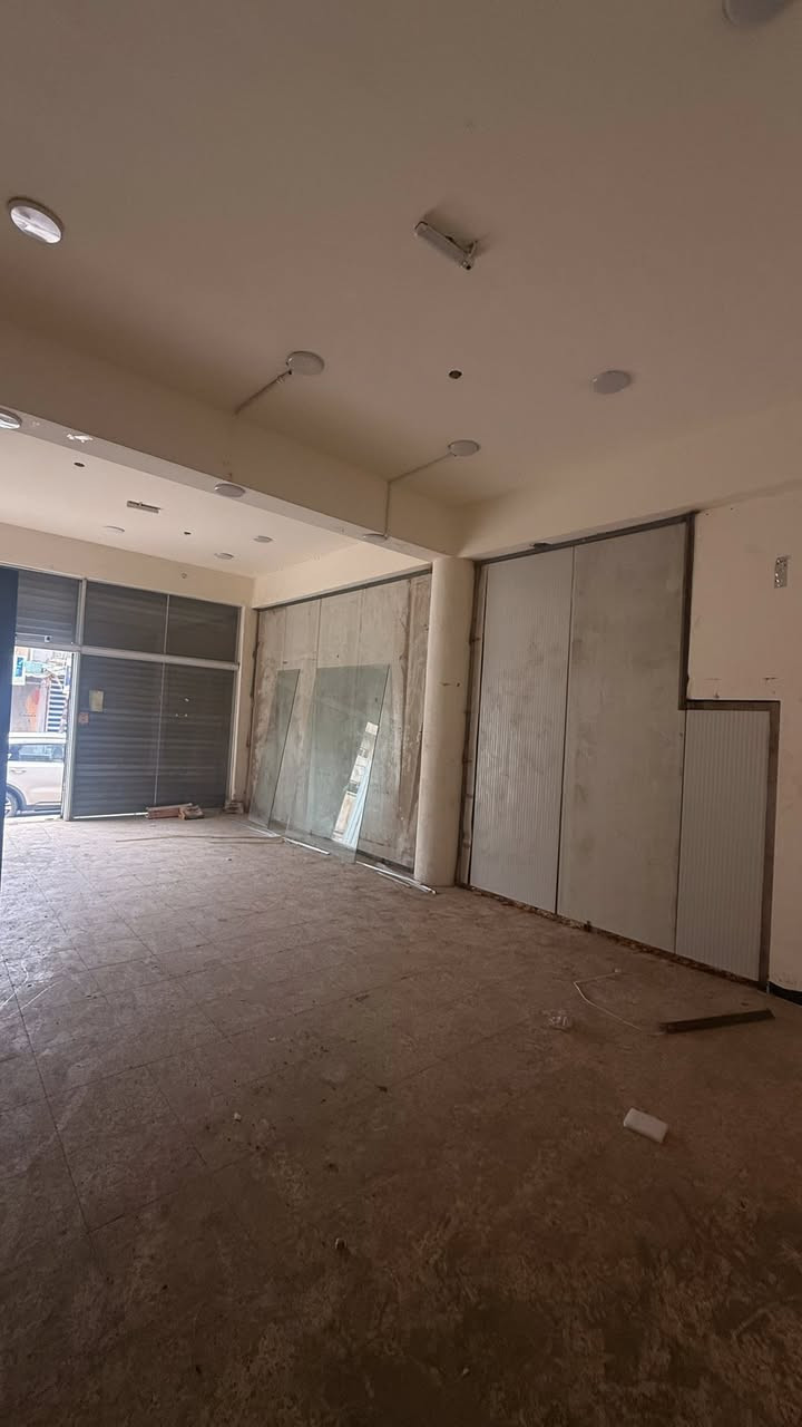 السلام عليكم محل للايجار مساحة50 متر كامل خدمات الموقع ابو دشير الشارع العريض للاستفسار ***********
0772 109 5683
