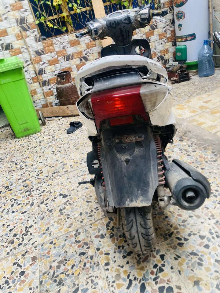 دراجه سكنس نثيه لبيع بيها خيط تبخير يعني شهرين اكثر يله دكوم السعر 300  المكان بغداد مدينه الصدر الرقم ***********
