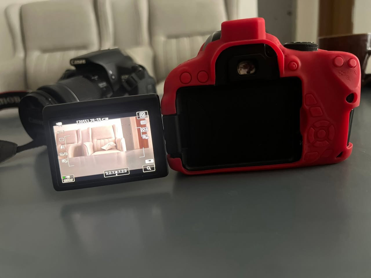للبيع كامرات 
Canon eos 700d
الكامرات بحاله ممتازه استعمالهن قليل 

ملحقاتهن:
 استاند اصلي نوع st3520
چنطه عدد٢ 
حزام حامل للكامرات 
رامات ٦٤-١٦  
شاحنه بطاريات للكامره


**إذا كنت صاحب هذا الإعلان وتريد حذفه لأي سبب، رجاءا أرسل رسالة إلى الدعم الفني**
