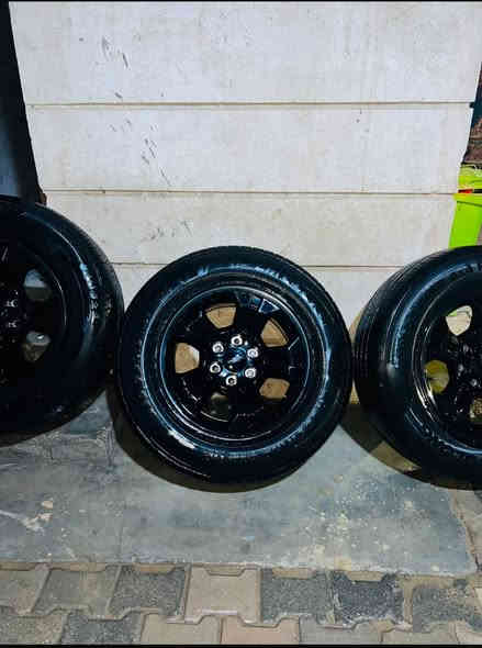 سلام عليكم ويل كب 18 جديد جديد لا بي زلق ولا اي شيء  جديد التاير نص عمر السعر  (6) ورقات وبيهن مجال الرقم ***********/ العنوان بصره
