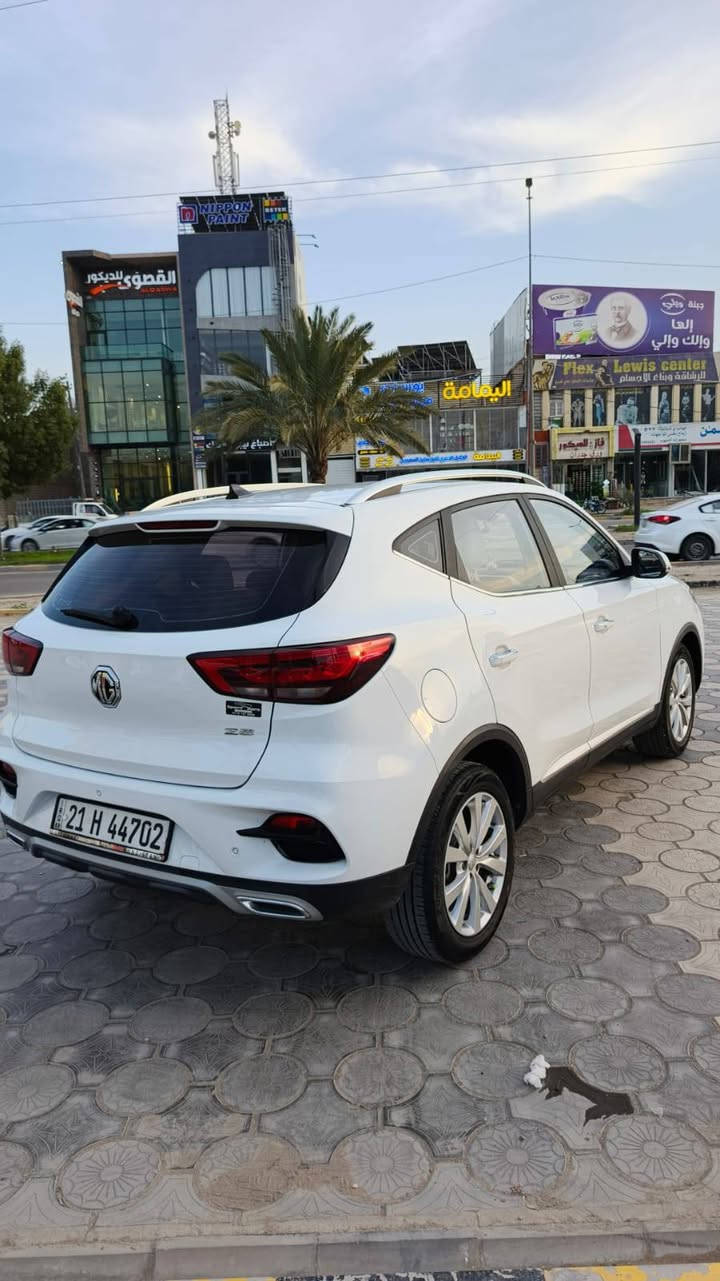 السلام عليكم سياره ام جي ZS. موديل 2023   
  داخل ضمان تبديل دهن شركه. مكينه 15000
فول مواصفات عدا الفتحه 
لايت زنون عالي ناصي  
لد نهاري 
اتو هولد 
تحكم ستيرن جهتين 
تبريد قطعيتن
كشنات جلد 
سايد بريك دكمه 
مانع انزلاق 
لد امامي وخلفي 
تبريد شاشه وبيانو 
شاشه كبيره 
شاشه اعطال 
سياره مكفوله كفاله عامه
سياره بسمي 
السعر 130وبيها مجال 
مكلف بل النشر 
مكان النجف الاشرف 
‏‪***********‬‏
