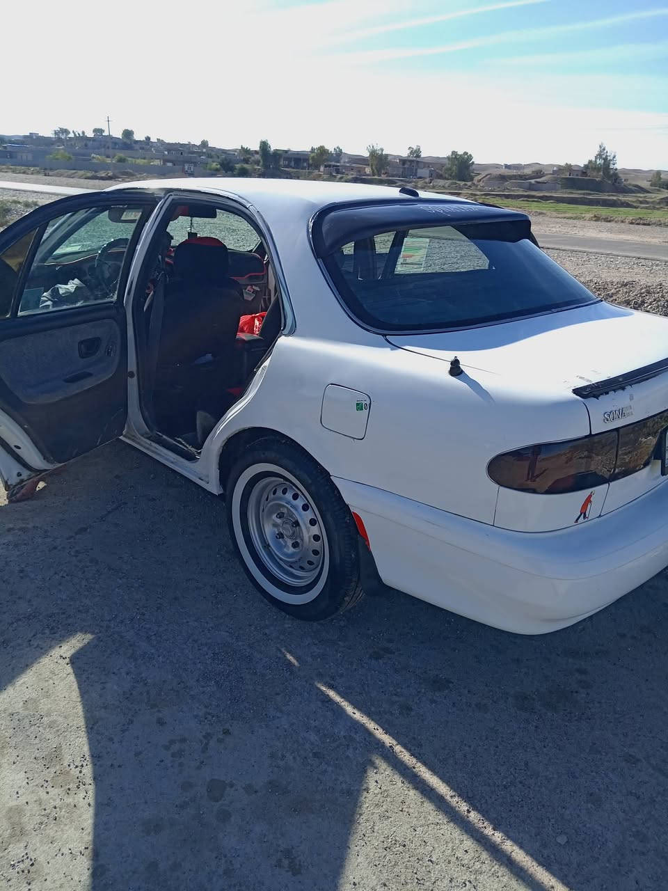 سوناتا 2 للبيع شرط التحويل ثاني يوم سياره باسمي سياره نظيفه خير من الله تدفئه تبريدر تايرات جدد والسعر اتصل  و تدلل سياره مكانها ديالى ***********
