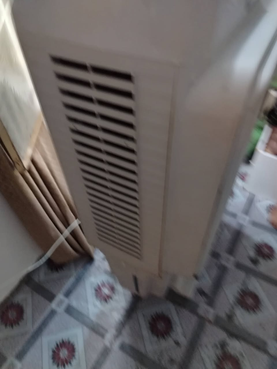 سلام عليكم
كونفيره للبيع بعدها جديده ونضيفه كلش
السعر ١٣٠ وبيها مجال
***********
