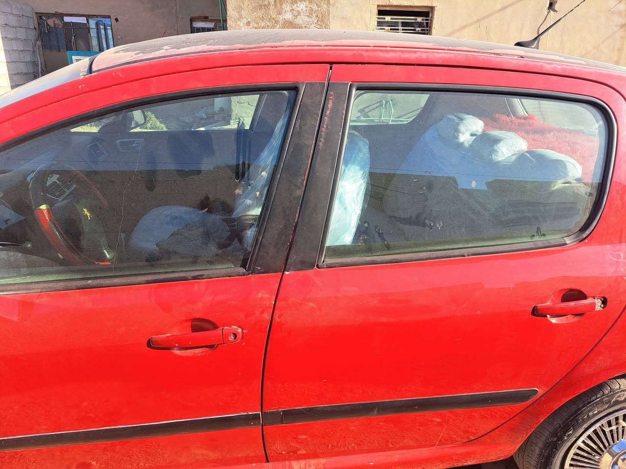 سلام عليكم  ٣٠٧ صبغ حزام مكفوله من الضربه السياره طلع بيها ستوب وجيك  فقط سابقآ كلشي مابيها تحويل ثاني يوم ٤٠ وبيها مجال  ***********
