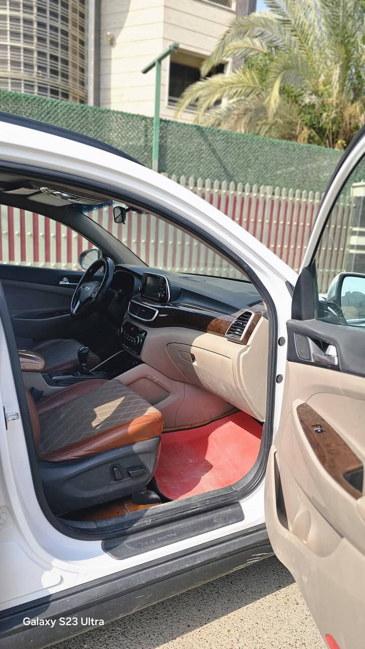 سلام عليكم بيع او مراوس حسب القناعه ..توسان م 19 خليجي فووول موصفات بصمه كشنات كهرباء بانوراما حساسات خلفيه اماميه  ماشيه 132 محرك 2000 دوش كفاله صبغ وتبديل بس بارد جاملغ خلفي سونار مرفق
سعر 192  مكاني بغداد  تصال ***********
