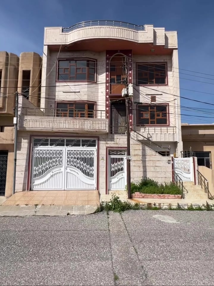 خانوو بۆ فرۆشتن لە بەختیاری 
٢٠٠ مەتر
٣ قات
ڕووی قیبلە 
کۆڵانی ١٥
بەردەمی نەگیراوە  
بۆ زانیاری زیاتر پەیوەندی بکەن

0770 078 2824
 
 #everyone #hawler #hawraman #karkwk #penjwen #slemani #سلێمانی
