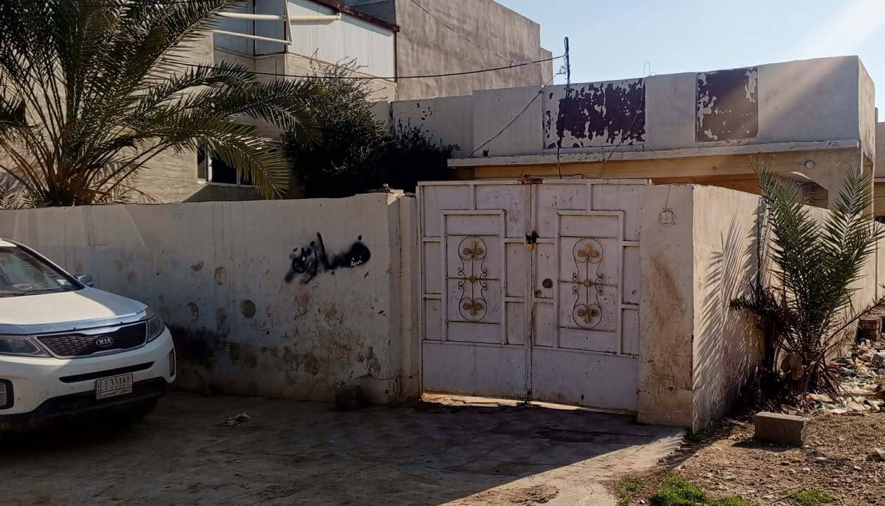 بيت للبيع
المساحه 300 م طابو
الموقع شويخيرات خلف اسواق السعدي
يتكون من استقبال وغرفه نوم وهول مطبخ وصحيات
للتفاصيل اكثر الاتصال على الرقم ***********
