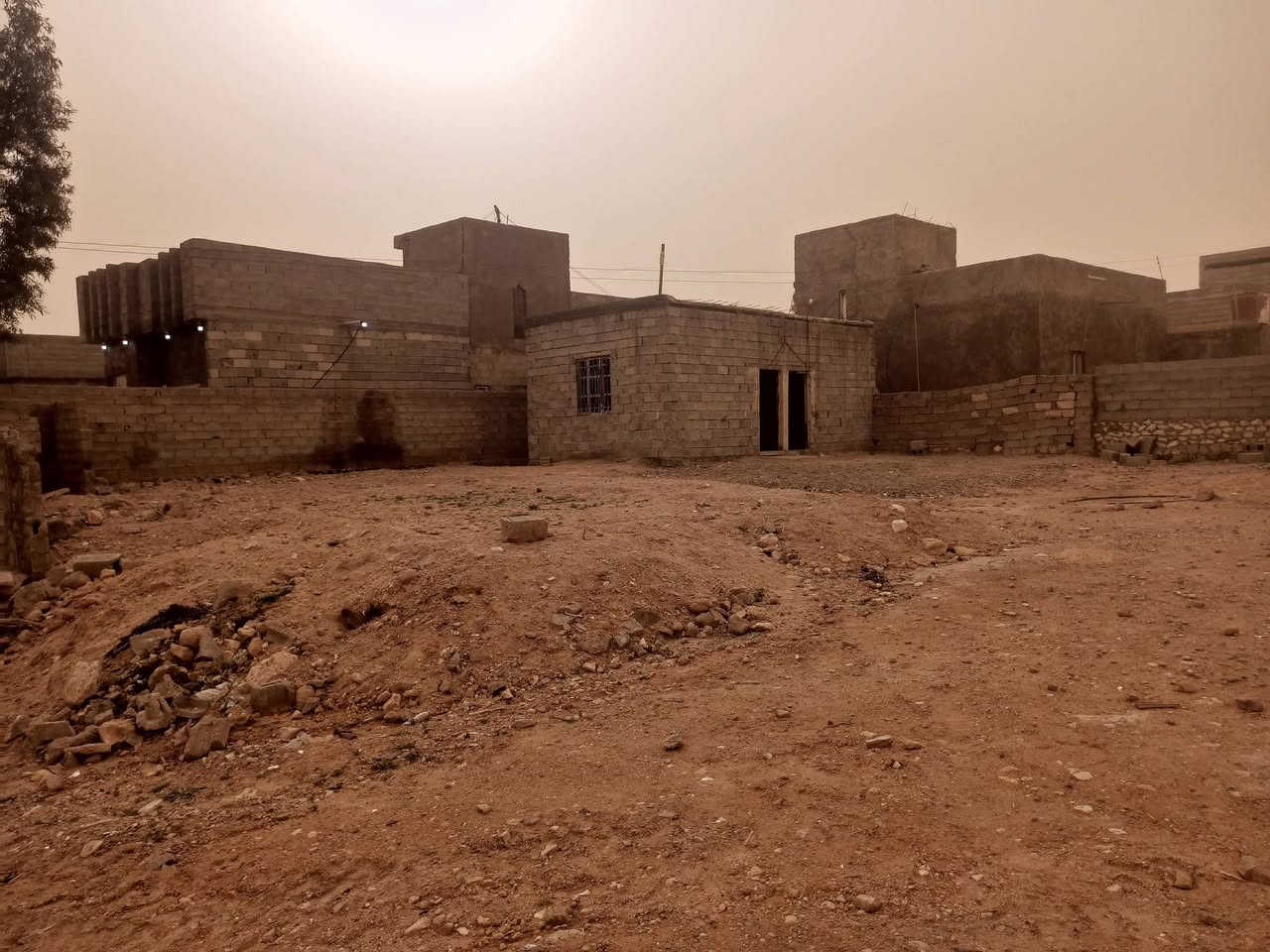 السلام عليكم غرف للبيع مساحه 7 00 السعر 8, وبيهن مجال العنوان حي المين قرب  شقق إذ اكو

 سياره امروس ع الغرف الشارع مالهن 6 متر      ***********
