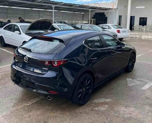 Mazda 3 select 2024 مازدا 

حادث خفيف 📣

محرك 4 سلندر 2500 تنفس طبيعي

فقط جملغ صبغ بدون دواخل بدون ارباك 👌
٢٨ الف ميل ماشية  و نظافة 💯

مواصفات Select فول فقط مو سلايت 🎖️
جاهز بدون مصرف و كل شي بلادي شركة 💯
فقط نقص رادار امامي !

يترقم محافظات شيمالية 

سعر 🔥 135 و مجال 
مكان عقرة "ئاكرئ"
واتس اب و كورك *********** اكر
