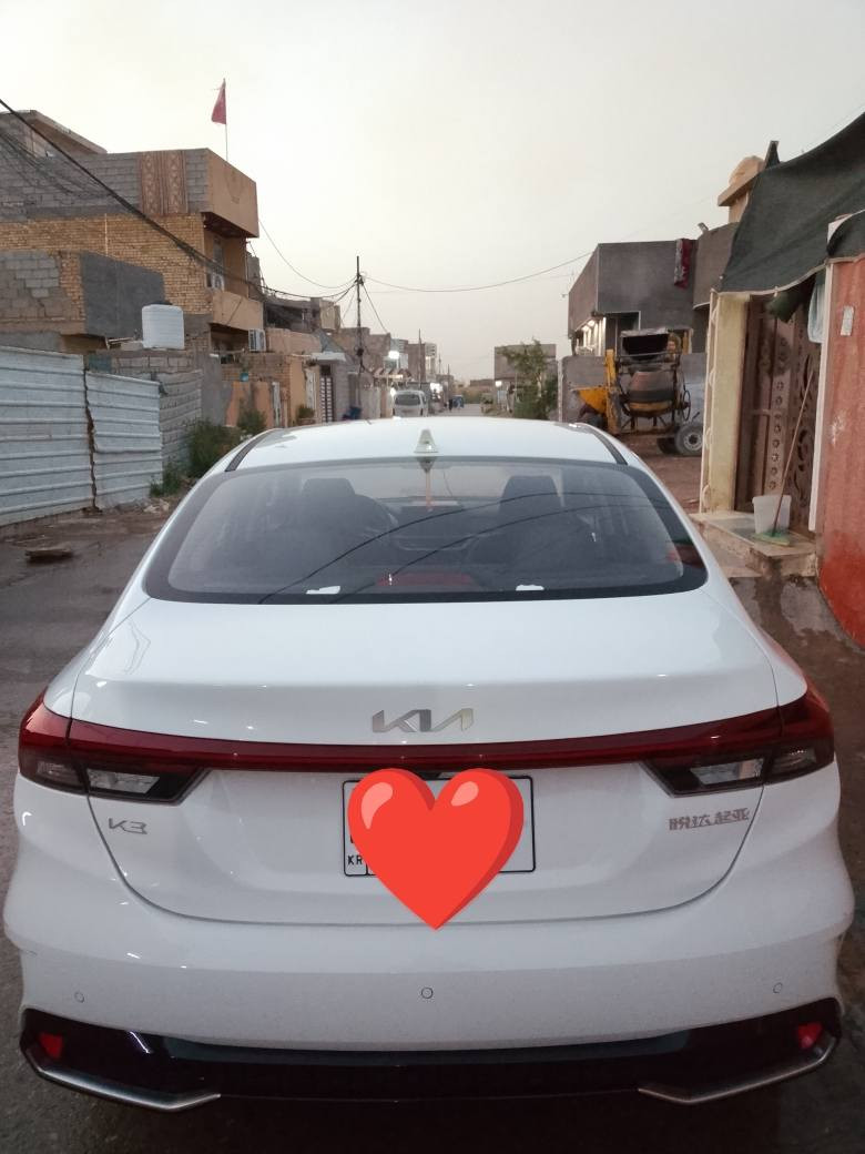 السلام عليكم سياره كي 3 2025 مقفوله  بغداد باب الشام  السعر 155 وبيها مجال ***********
