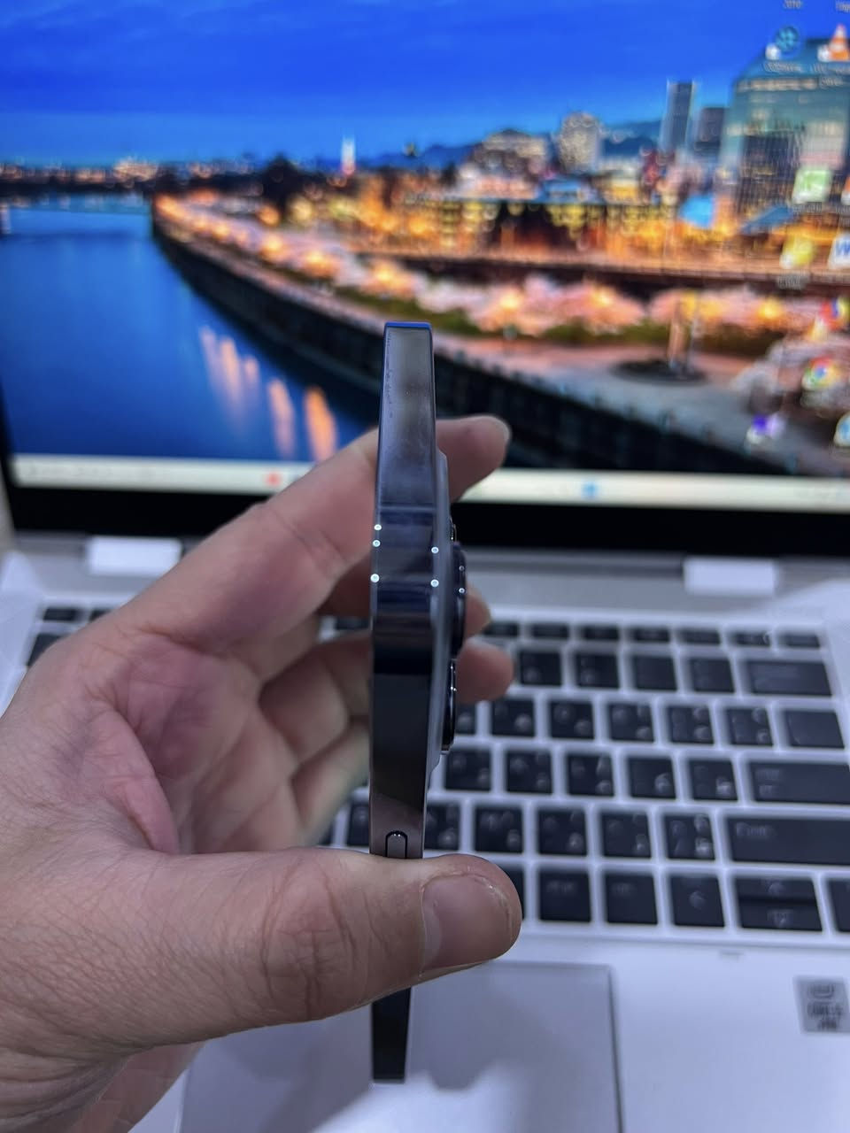 13 برو (( فقط برو))
ذاكره 256 
نموذج M تك سيم 
بطاريه 97 
شرط ما مفتوح 
نظيف 
سعر الجهاز 560 
شراي خاص او اتصل
***********
***********
