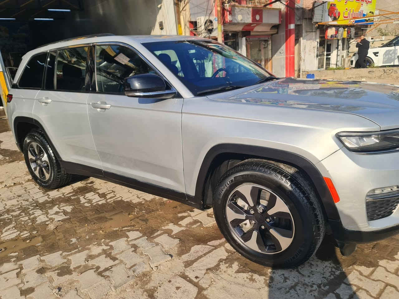 جيب 2023
هايبرد 4xe خمسة راكب
للبيع او للمراوس
فول مواصفات لمتدد 
3شاشات 
ماشية ٣٠ 
فول للأخير 
بانوراما 
3انضمه 
هايبرد بانزين كهرباء 
كل غراضها من شاحنه موجود جاهزه 100%
حادثها طاكة فريم ممة وبدلتها و بدلت جاملغ ايمن و صبغ بالبنيد ع كد ضرر بسيط و بالباب بدون تبديل وبدون فتح

رقم بغداد الجديد بأسمي 
مكاني بغداد 
صور الحادث مرفقه
رقمي : 
***********
