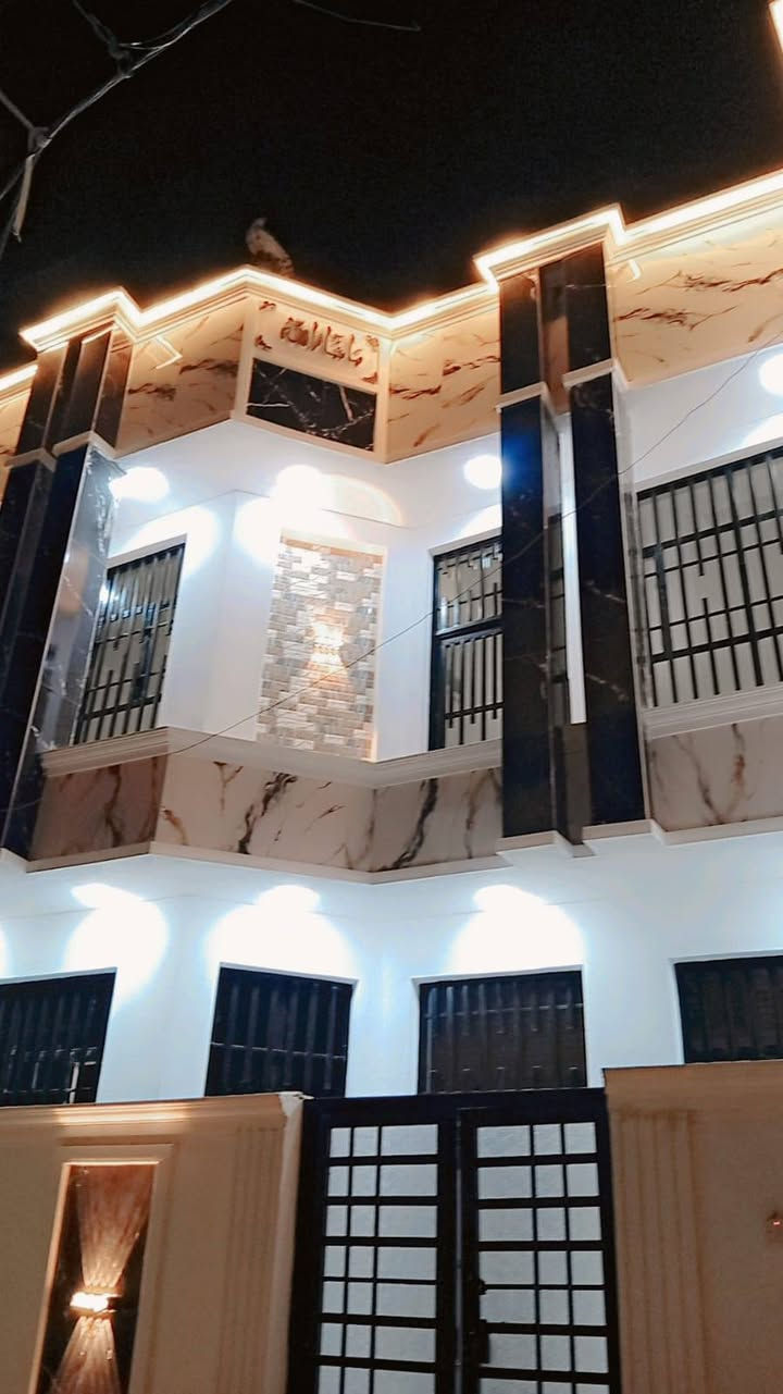 100 متر للبيع في كربلاء قريب كليه فريحه عمود 126 كامل مفتاح ***********
