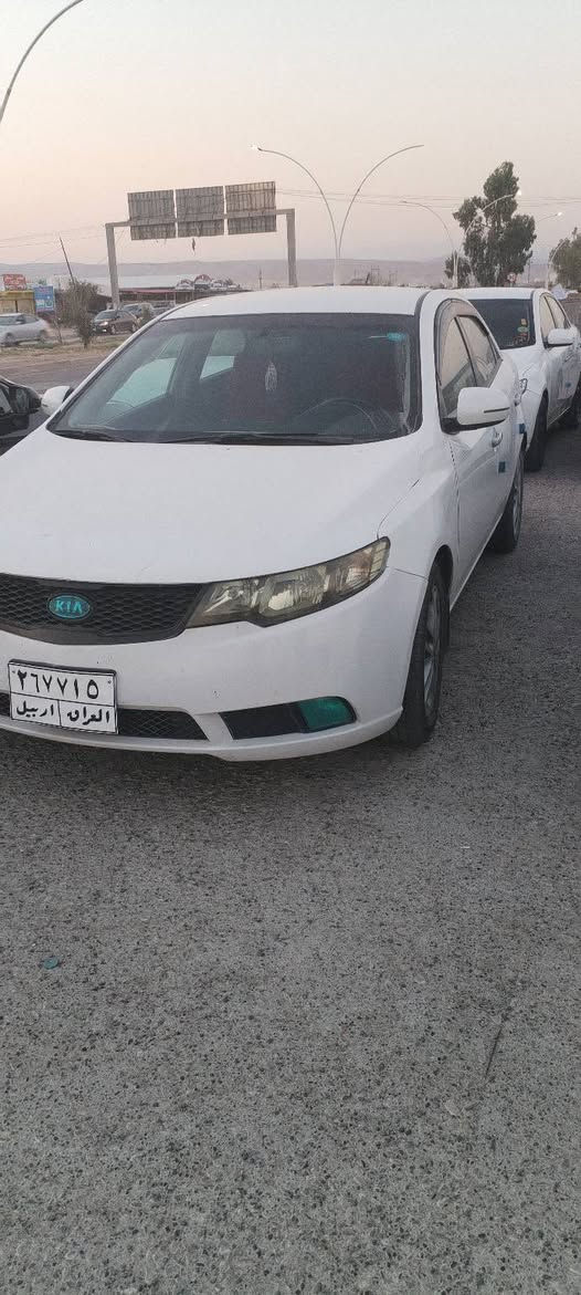 كيا سيراتو موديل ١٢ كير اتوماتيك سيارة بيها ٣ قطع صبخ بشرط بدون معجون بدون دواخل كير محرك بشرط تحويل وكاله بشرط سياره تبريد ثلج سياره حيل حلوه مال جناي جاهز مقدمه ٤٥ كل شهر ٣ سعر حسب انتفاق اي استفسار انتصل ع رقم *********** خاص مغلق اقصاد بس اهل موصل
