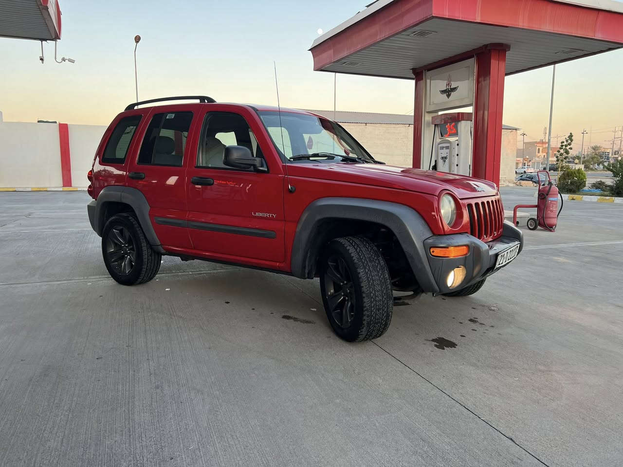 السلام عليكم
للبيع او مراوس حسب القناعه 

جيب ليبرتي 

2006 

رقم سليمانيه سنويه هزه رقم كله جديد تحويل ثاني يوم 

محرك 6 سلندر 3700 

كير محرك بشرط 

صدر امامي خلفي كله جديد 

السياره بيها شويه معجون بل قماره ومكانات صبغ انطيك عام 

السعر 65 وبيها مجال قليل 

مكان كركوك 

للاتصال ***********
