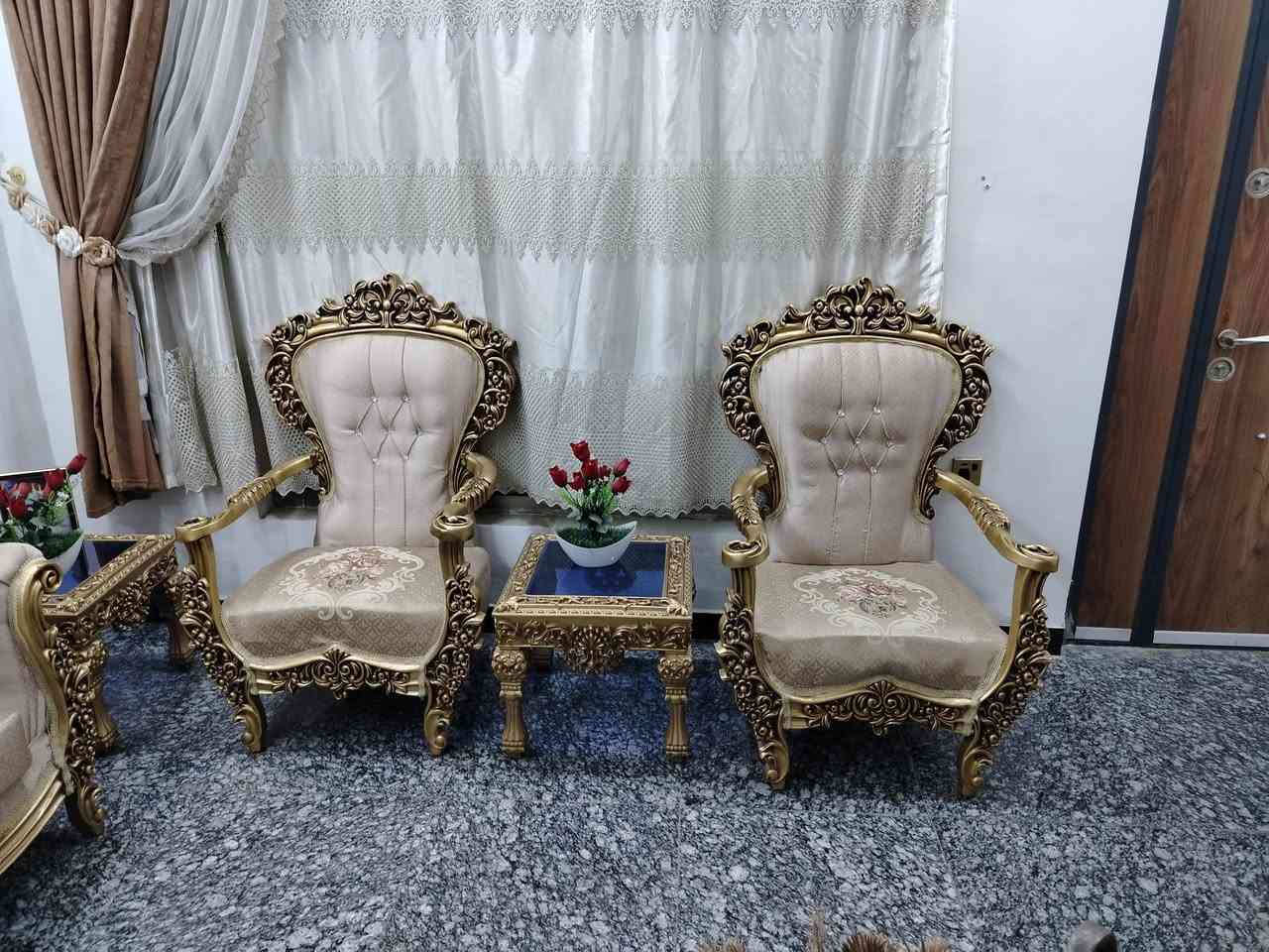 تخم زان جديد 10 مقاعد مع طبلتان صغيرة الحجم واحدة كبيرة بسعر 750 الف الاتصال ***********
