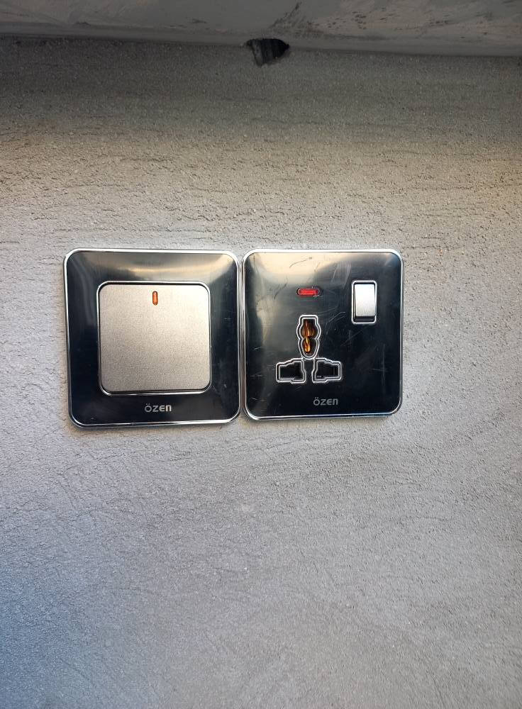 🔌 كهربائي منازل  🔌
تأسيس وتشطيب كهرباء منازل من الصفر إلى التسليم ✅

💡 تركيب إنارة – مفاتيح – سحب أسلاك – 
⚡ صيانة عامة وتشغيل كامل
📞 للتواصل: ***********واتساب 
         ***********
📌 احفظ رقمي يفيدك بعدين
شغل مضمون – التزام بالمواعيد – أسعار مناسبة
@الجميع @إشارة
