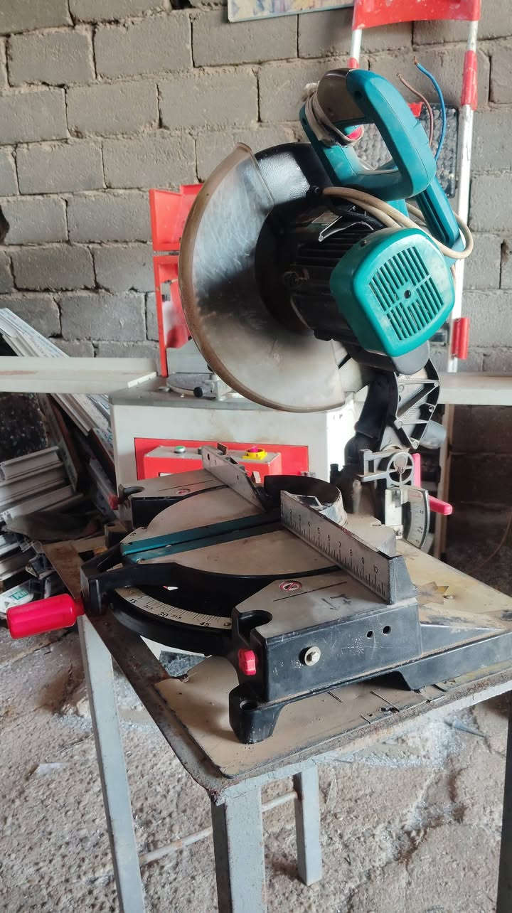 كتر الالمنيوم ومتعدد الاستخدام اخو الجديد برشلز توتال ب٢٥٠ مكان بابل على فحص ***********
