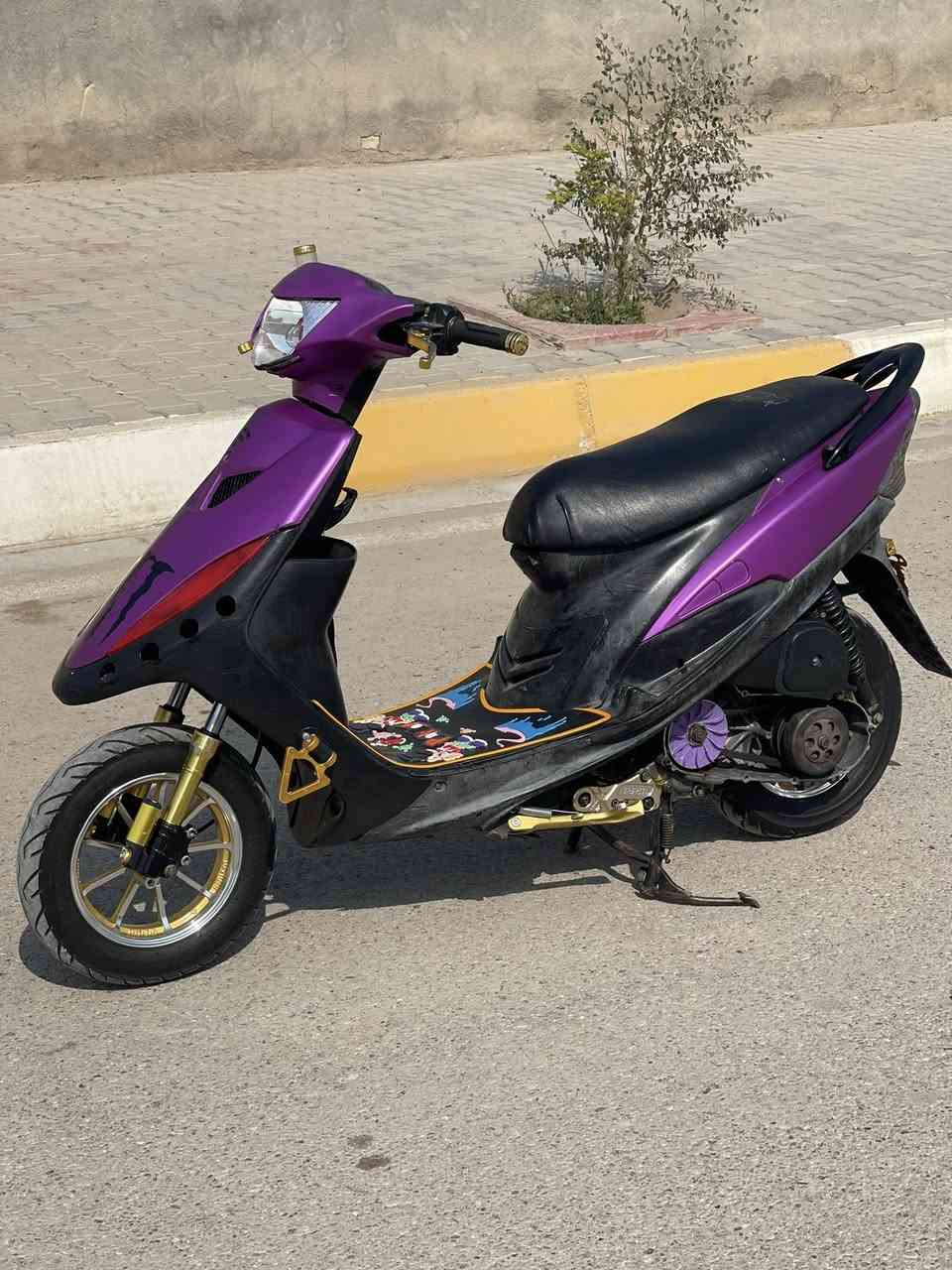 السلام عليكم عدلة بوشة 55
تزويد شوفت عينكم دراجة بلادية 
نكرة سلف شلعه ومعدل خير من الله 
تخم تاير جديد 
عنواني ديالى كنعان 
***********
