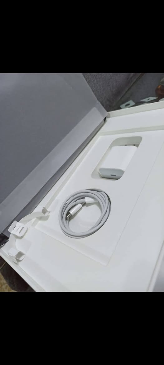 سلام عليكم ايباد 9 للبيع السعر225 وبي مجال قليل حك الجيه العنوان بغداد مدينه الصدر ***********
