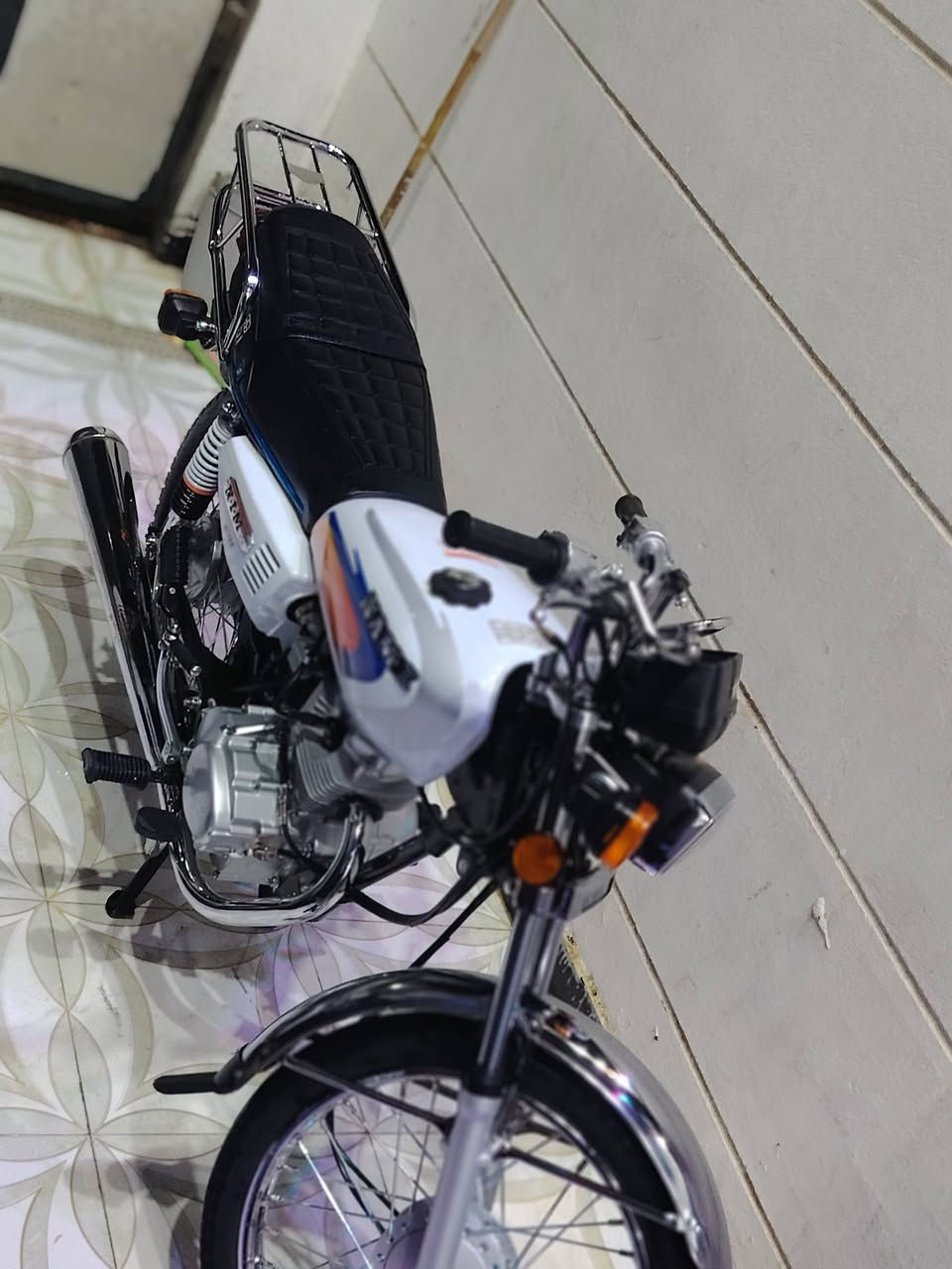 اسلام عليكم للبيع دراجه نامه هاي ٣تبديله دهن دراجه كلش نضيفه حاله الوكاله برغي ما مفتوح منه وعليه صالنصه شيرازي
موديله 2027 اسكنر ودراجه مكفوله من كلشي
رقمي *********** ورقم الواتساب***********
