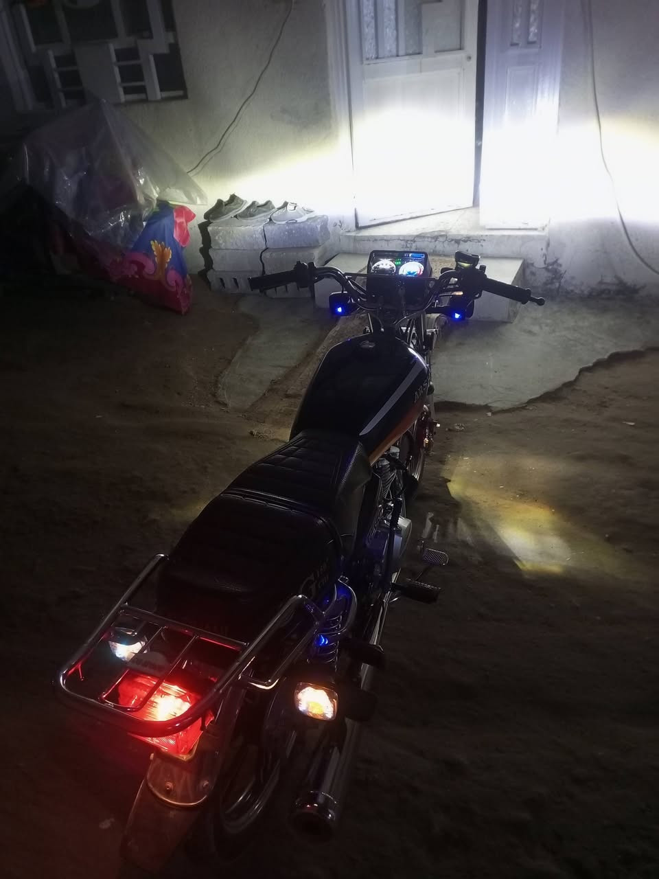 دراجه ((سيفانا5كير وراق سكنر ))اي برغي
مامفتوح بيها جديده محرك جديد اربع اشاير
  دبل اشاره كهربايات شغاله 
  لايت عالي وناصي سعر ((900))وبيها مجال
عنوان كربلاء حي العباس  
👇👇👇
((رقمي بي واتساب))(***********))
