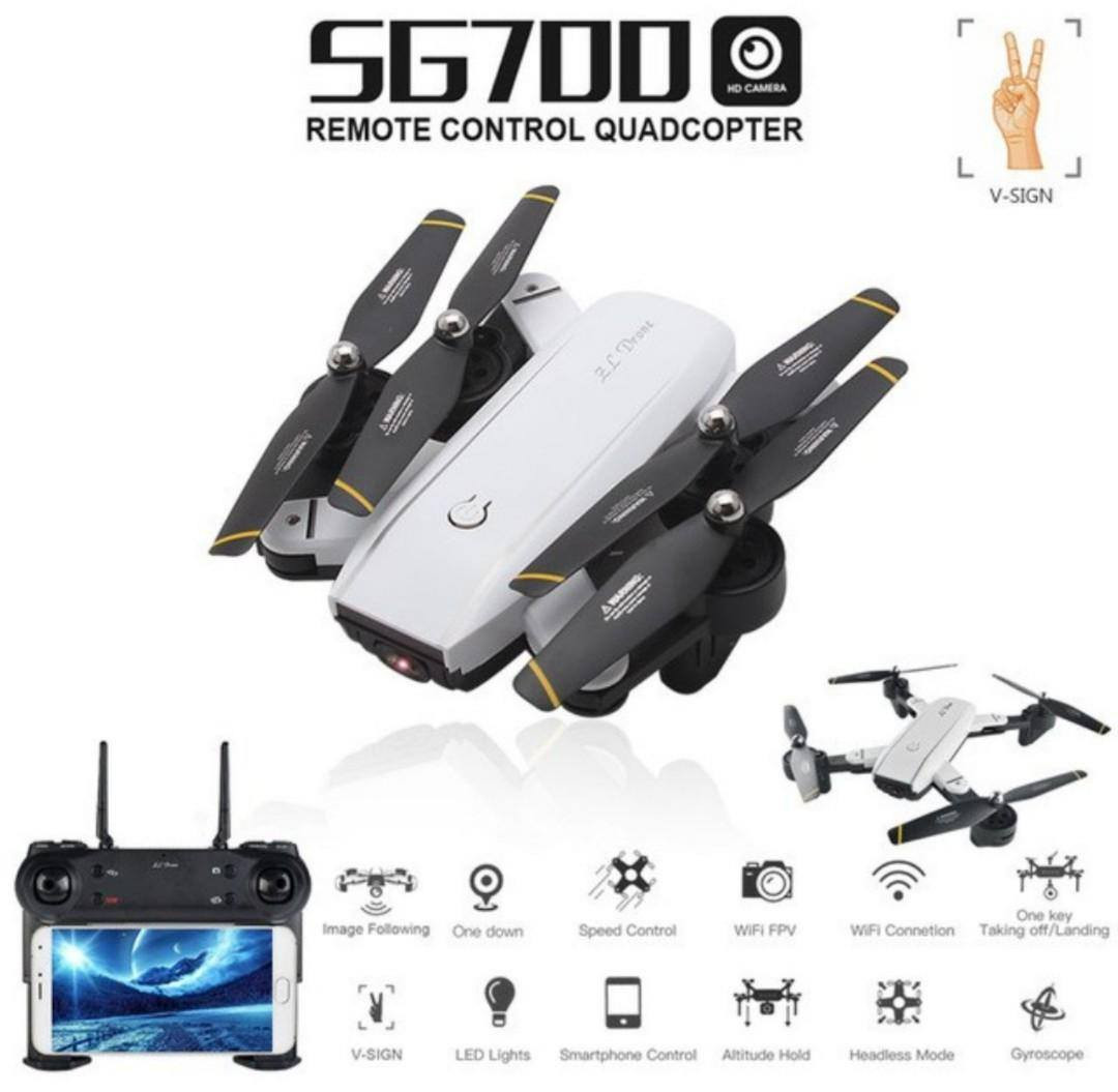 الطائرة هي طائرة درون من طراز ZL Drone SG700. 

الكاميرا: تأتي مزودة بكاميرا عالية الوضوح، وبعض الطرازات تحتوي على كاميرات مزدوجة بدقة 4K.  
التصميم: تتميز بتصميم قابل للطي وسهل الحمل والتخزين.  
المميزات: تدعم التحكم عبر الواي فاي، وتصوير بالإيماءات، ووضع التتبع، والتحكم في الارتفاع.  
الطيران: يبلغ وقت الطيران التقريبي حوالي 7 إلى 25 دقيقة حسب الطراز والبطارية. 
للحجز راسلونه على خاص


**إذا كنت صاحب هذا الإعلان وتريد حذفه لأي سبب، رجاءا أرسل رسالة إلى الدعم الفني**