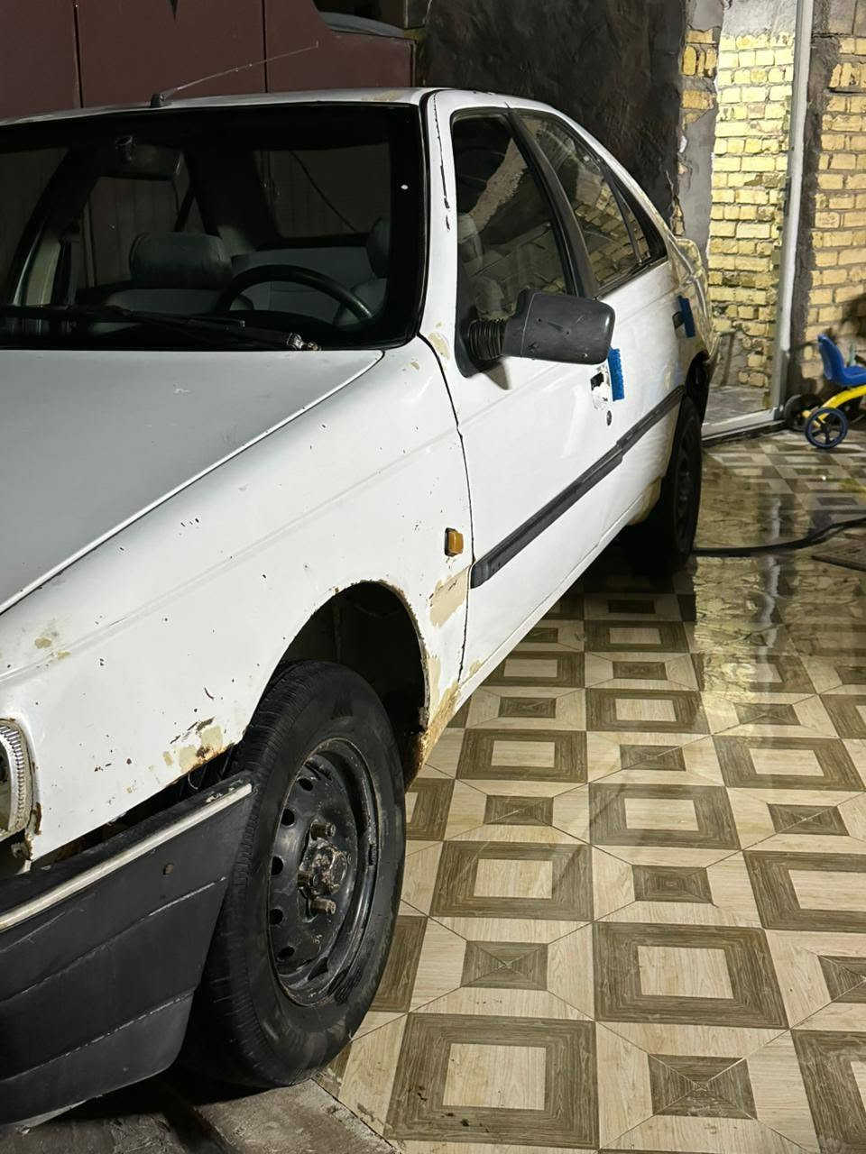 سلام عليكم بيجو روئ ٢٠٠٩ سونيه ما صاقطه رقم جديد نص معجون لا تبخير ولا تنقيص الكير بس الخامس ما يجي شوفت عينك سياره استفسار عل رقم ***********
