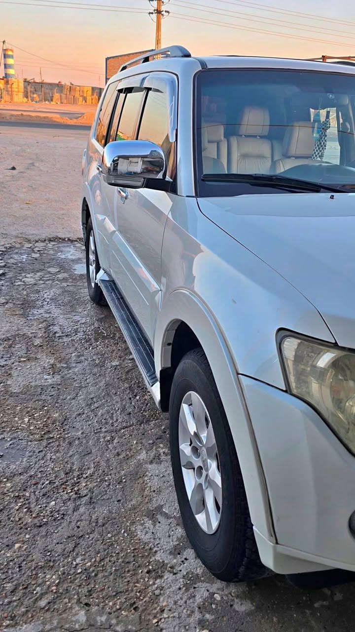 السلام عليكم باجيرو مديل ١٠ حبتور فول موصفات سياره ماشيه ١٤٧ جرس نذار ب١٢٠ فور ويل  رقم بغداد دولي  سياره جاهزه مكفوله الشراي يتصل *********** مكاني ديوانيه عفك
